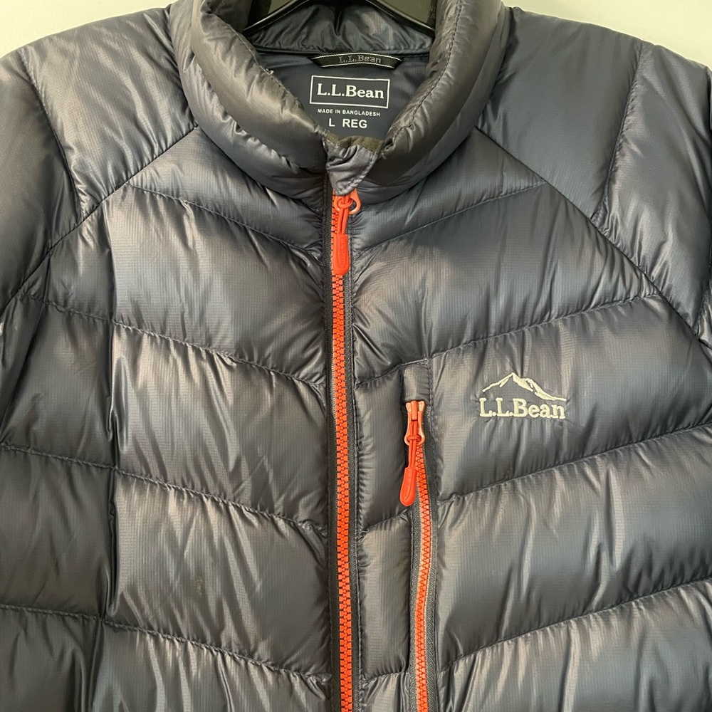 L.L. Bean Ultralight 850 Down Puffer Jacket Carbon Navy with Red Zipper Large